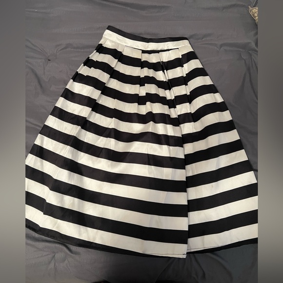 Stripes Full A-Line Midi Skirt Black White Small Chicwish - Picture 2 of 2